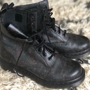 Dr. Marten’s Women’s boots Black/Floral